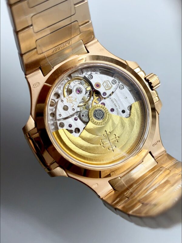 Patek Philippe Nautilus 7118R 35MM 1:1 Rose Gold White Dial (1:1Super Clone)