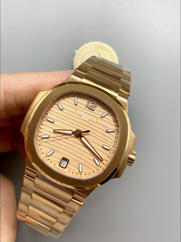 Patek Philippe Nautilus 7118/1200R-010 35MM Rose Gold(1:1 Super Clone)