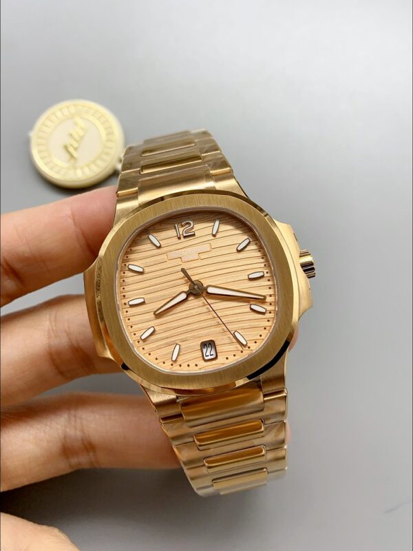 Patek Philippe Nautilus 7118/1200R-010 35MM Rose Gold(1:1 Super Clone)