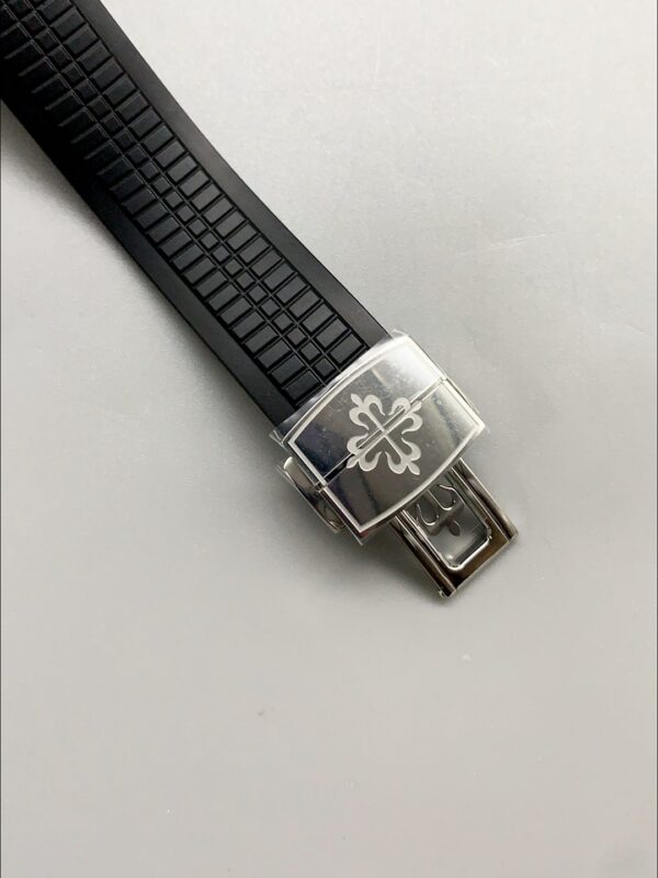 Patek Philippe Aquanaut Black Dial Diamond Bezel Rubber Strap 1:1 Superclone