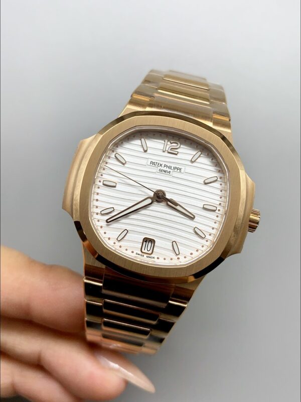 Patek Philippe Nautilus 7118R 35MM 1:1 Rose Gold White Dial (1:1Super Clone)