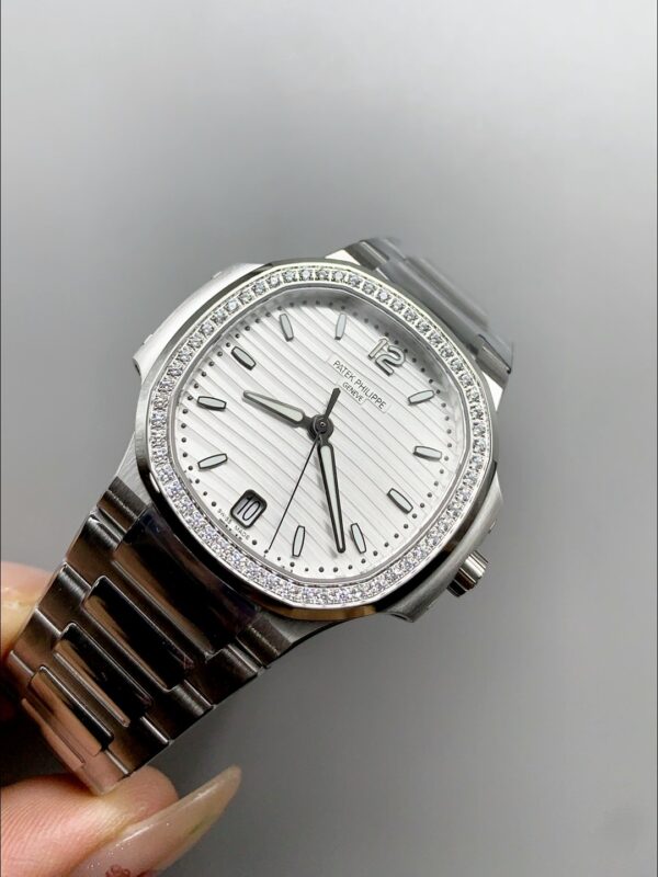 Patek Philippe Nautilus 7118 35MM Stainless Steel White Dial(1:1Super Clone)