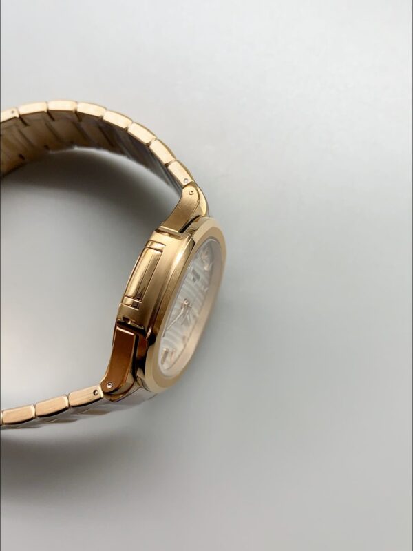 Patek Philippe Nautilus 7118R 35MM 1:1 Rose Gold White Dial (1:1Super Clone)