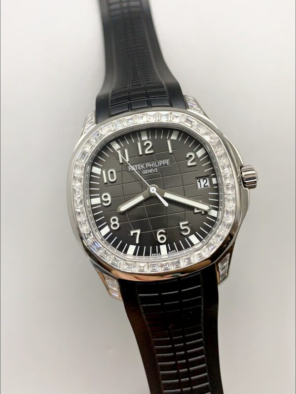 Patek Philippe Aquanaut Black Dial Diamond Bezel Rubber Strap 1:1 Superclone