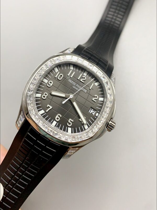 Patek Philippe Aquanaut Black Dial Diamond Bezel Rubber Strap 1:1 Superclone