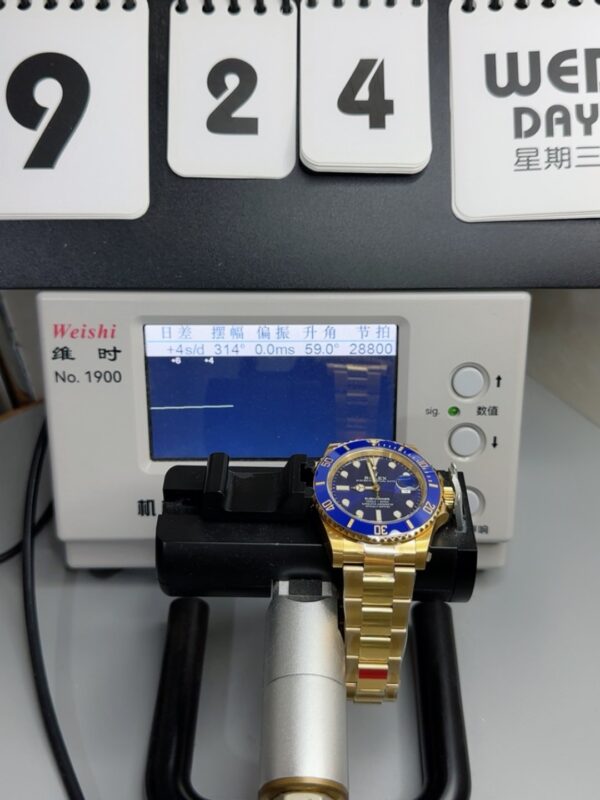 Rolex Submariner 40mm Gold Case, Blue Dial, 3135 Movement.(1;1Super Clone)