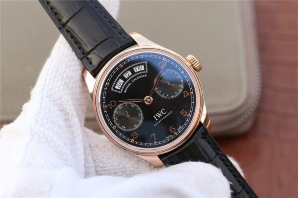 4d39d6_03b44db3edc744d5a70b85875c0e2028mv2.jpg 1:1 Superclone IWC Big Pilot Annual Calendar IW500710