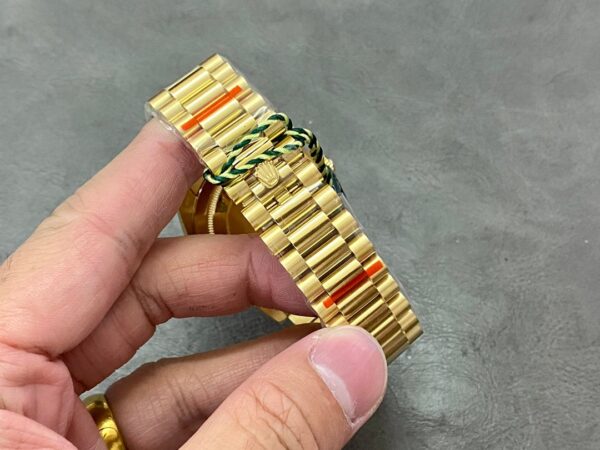 Day Date Rolex Weekly Journal 18K Yellow Gold Plated counter weight