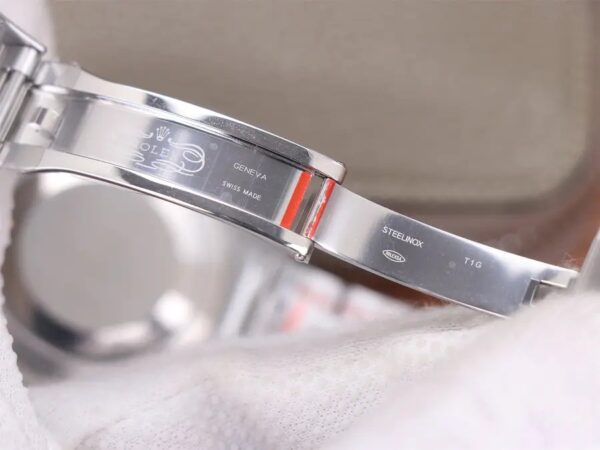 Rolex GMT-Master II 116710LN-1:1 Superclone