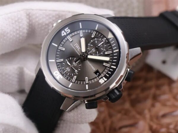 4d39d6_5e09d400f79a4a728d61928a4c9c4369mv2.jpg 1:1 Superclone IWC "Shark" special edition Shark