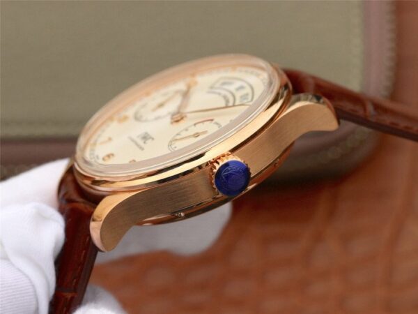 4d39d6_70c71ee70c604bb8b6ac28c1cb64ce27mv2.jpg 1:1 Superclone IWC Big Pilot Annual Calendar IW503502