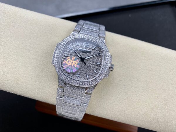 Customized Patek Philippe Aquanaut 7118/1450R-0011