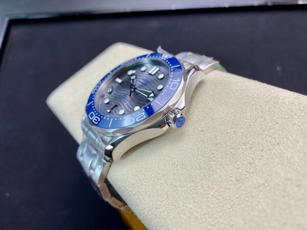OMEGA Seamaster Diver 300M 42mm Silver Dial & Blue Bezel