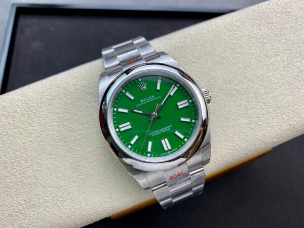 Rolex Oyster Perpetual 41 Ref: 124300