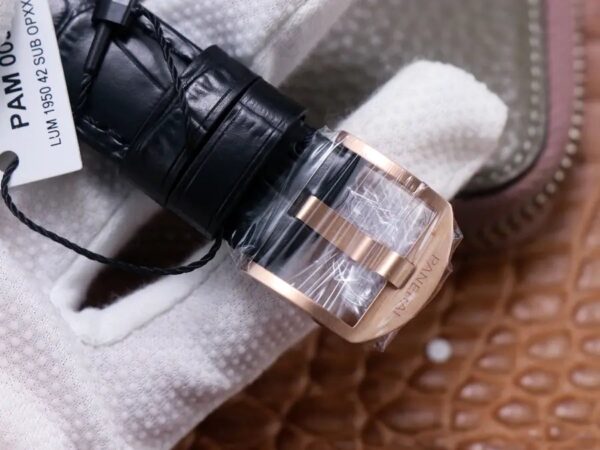 Panerai Luminor Submersible 3 days PAM684 Rose Gold -1:1 Superclone