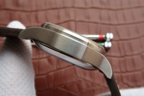 4d39d6_c82fc555b6c0467184410127ea8b6df9mv2.jpg IWC Portuguese Chronograph – 1:1 Superclone