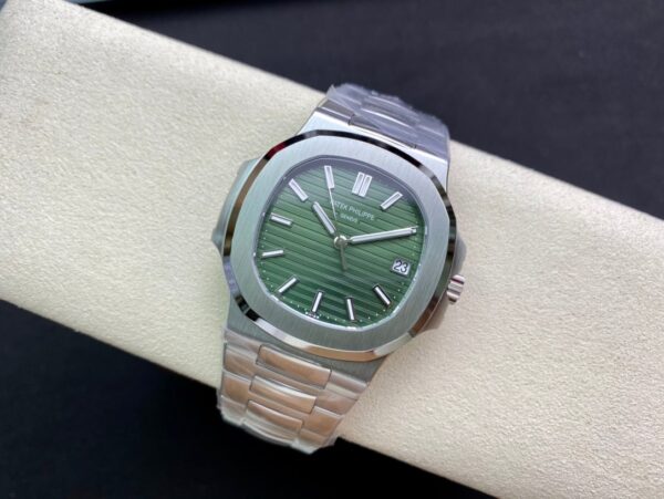 1:1 Superclone Patek Philippe 5711 Nautilus green