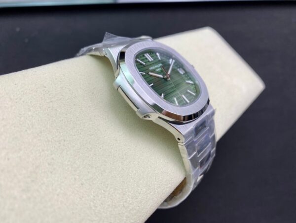1:1 Superclone Patek Philippe 5711 Nautilus green
