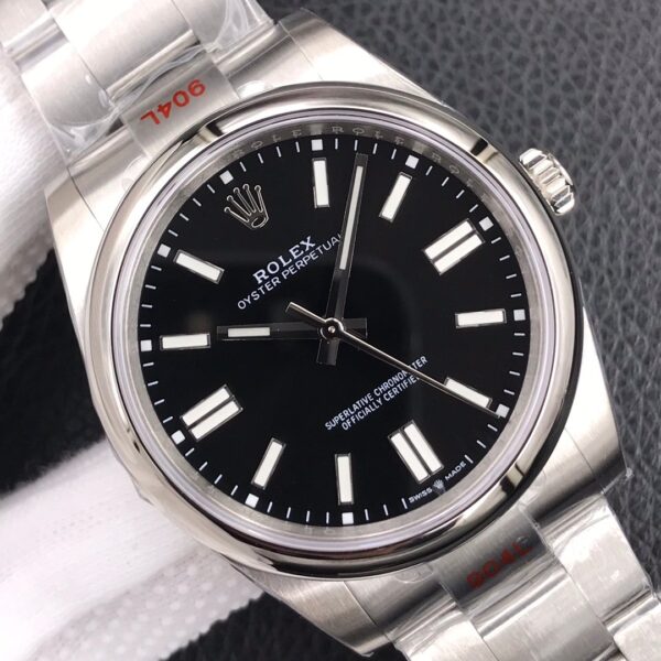 Rolex Oyster Perpetual 41 black face 124300